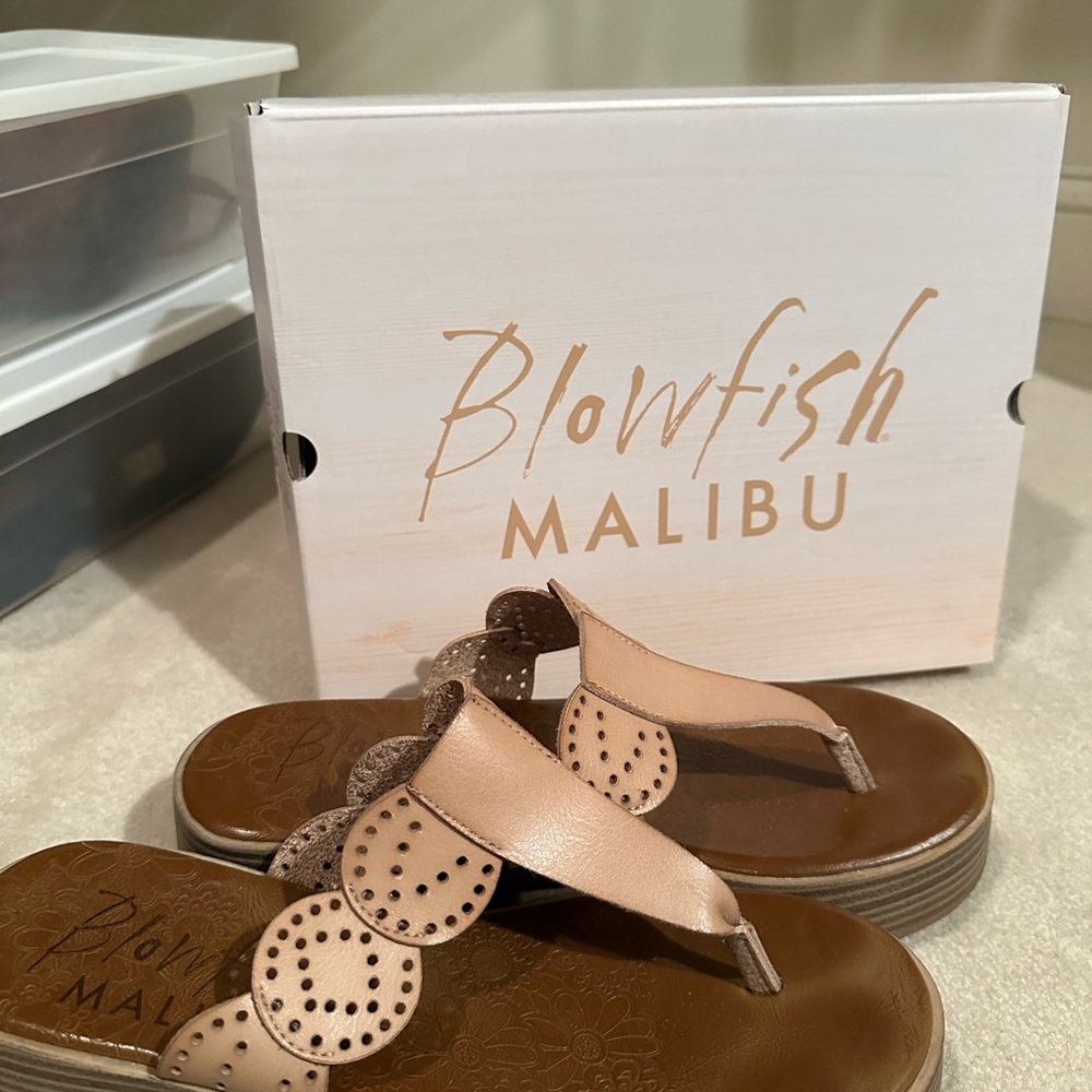 Blowfish Malibu Women's Beige Sandals